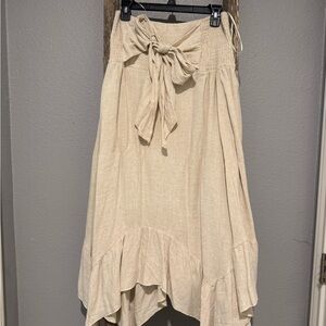 Elegant Cream Skirt with Bow Detail